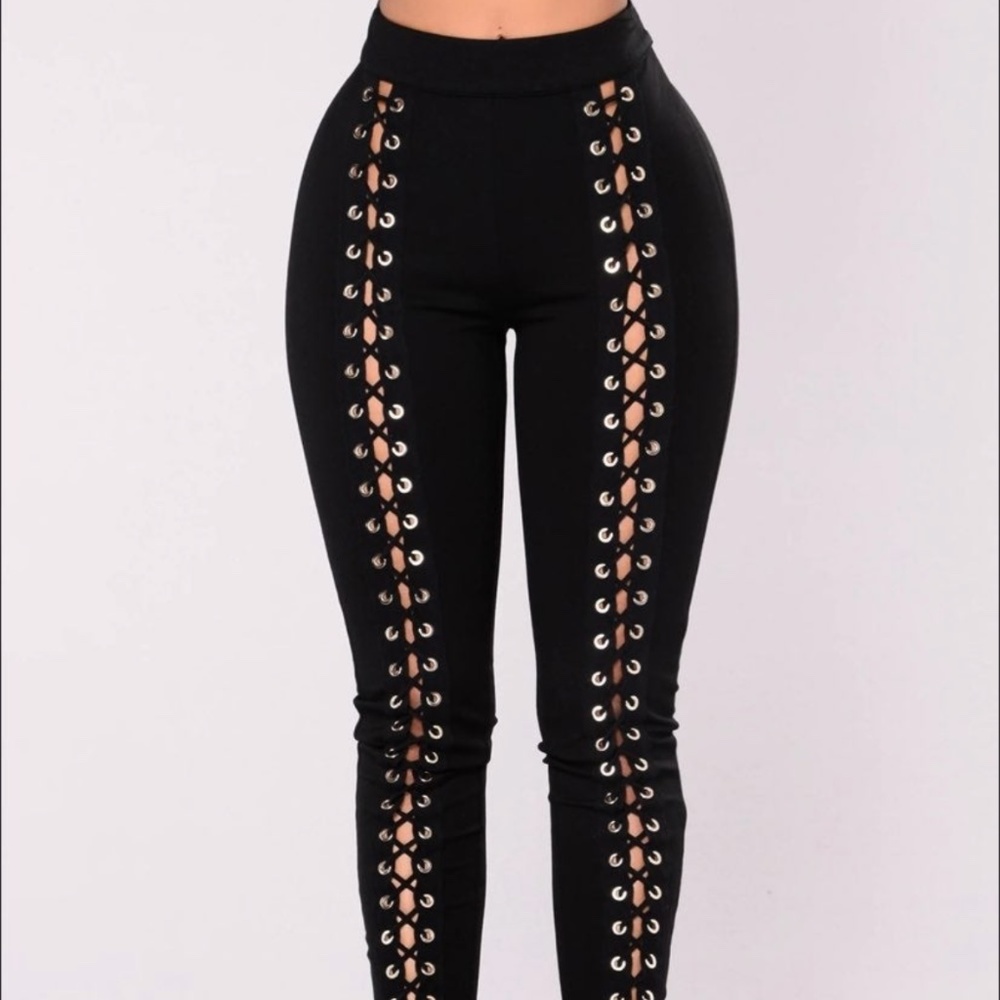 Fashion nova open front leggings